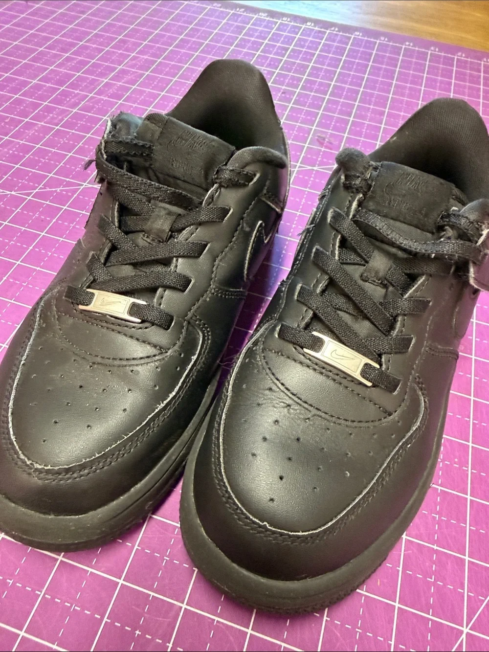 Nike Kids Black Air Force 1 Low-Top Leather Sneakers